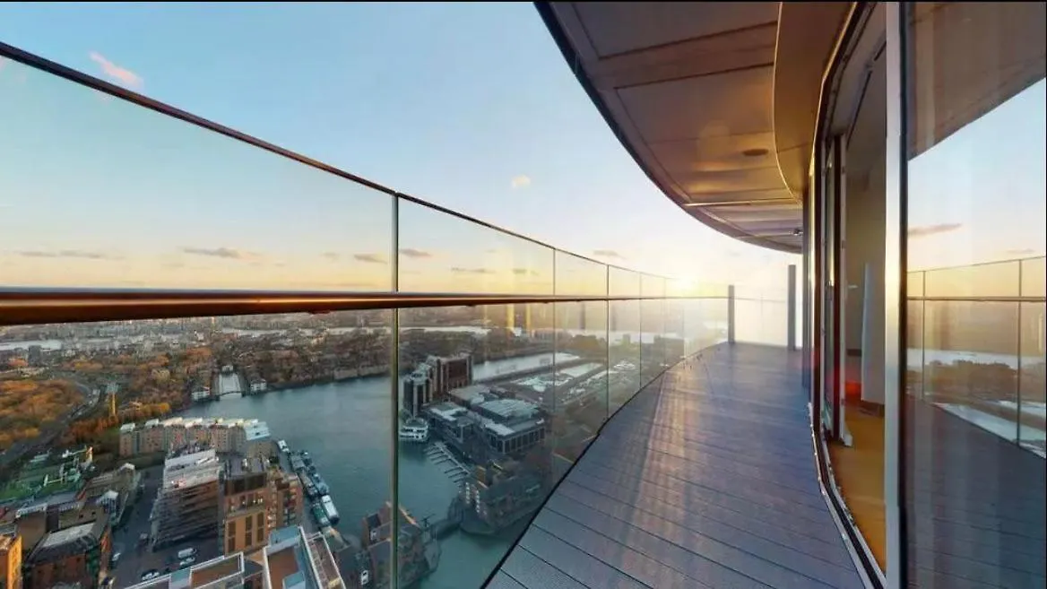 Luxurious Modern Canary Wharf Apt - London Views 0*,